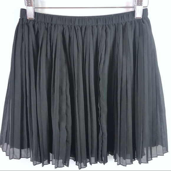 BCBG Generation Black Chiffon Pleated Mini Skirt - Picture 3 of 6